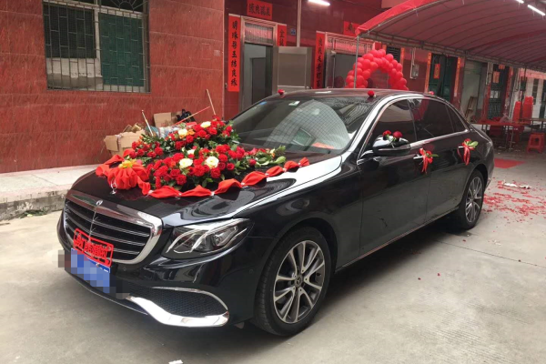 奔驰E级车队