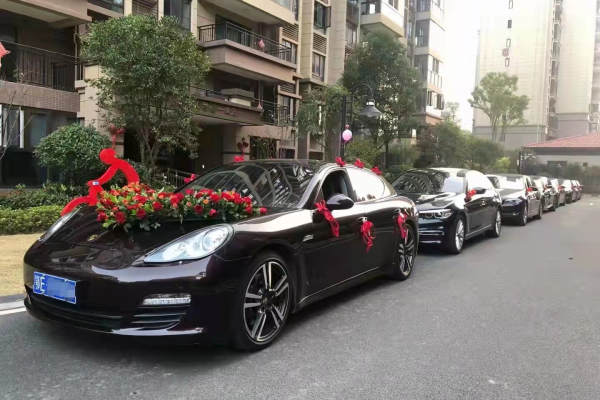 保时捷帕拉梅拉+奥迪A6L车队