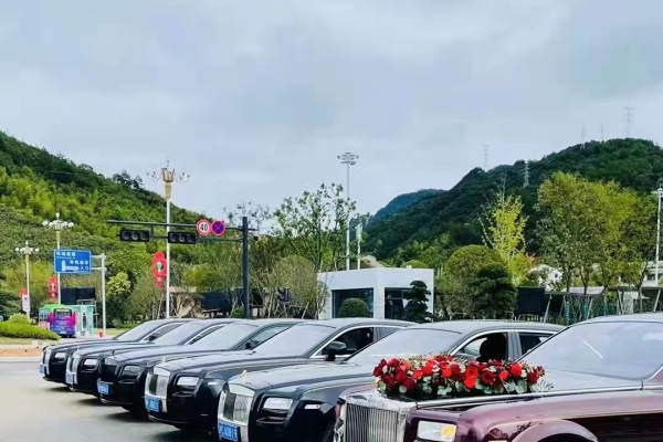 劳斯莱斯古思特车队