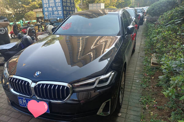 奥迪A8+5辆宝马5系车队