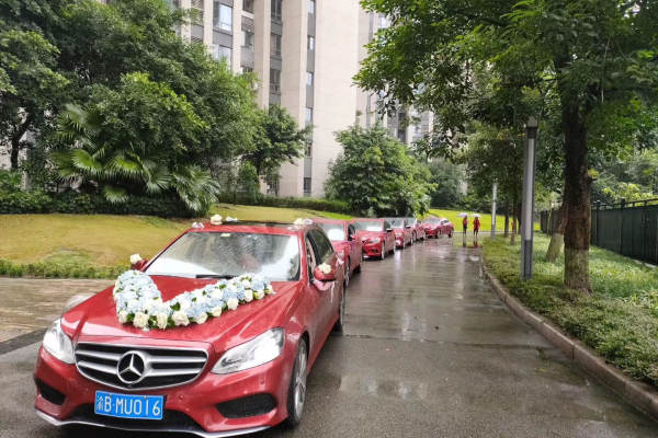 奔驰C级+阿特兹2.0车队