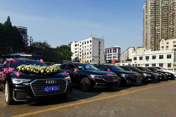 奥迪A6L+5辆大众帕萨特车队