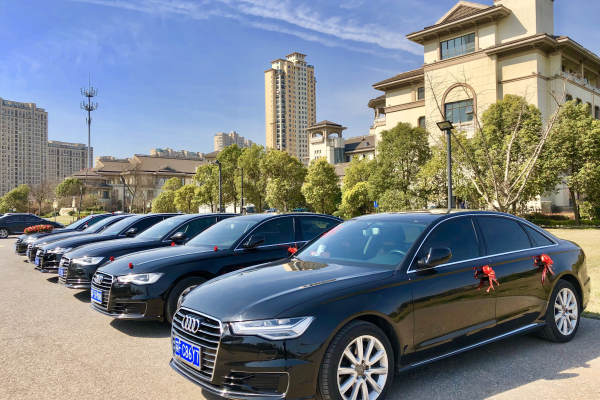 奔驰E级+奥迪A6L车队