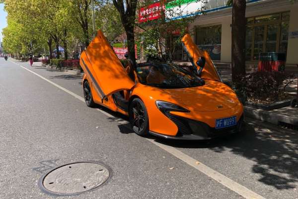 迈凯伦650S敞篷版车队