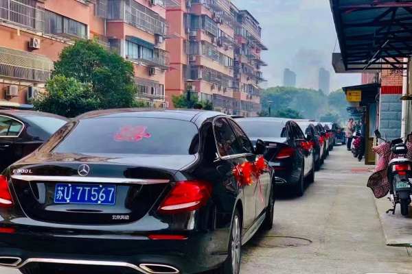 奔驰E级+奔驰E级车队