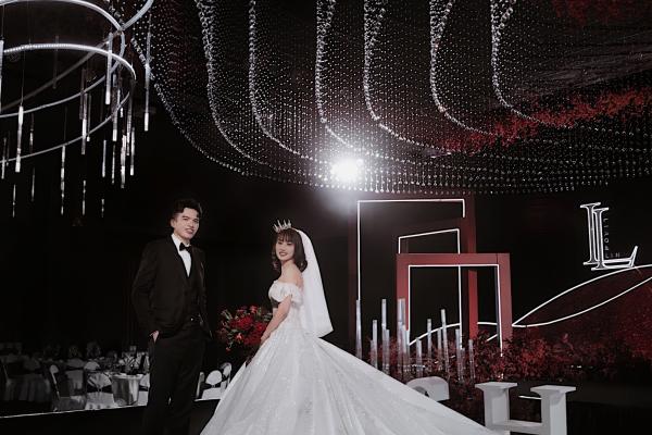不一样的小众红黑色婚礼