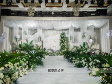 一半浮生，二两清酒，三生有幸，四季于你。