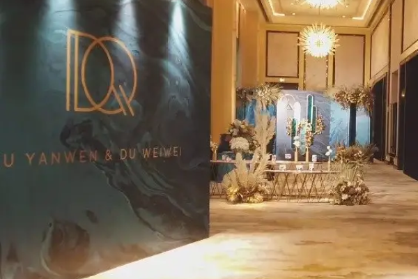 入门的迎宾喷绘！让你的婚礼井然有序
