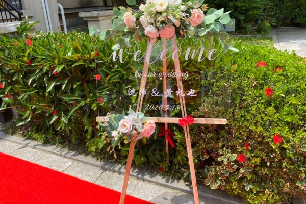 小资情调的户外小清新婚礼，两位新人是特别有品味的人，包括婚礼