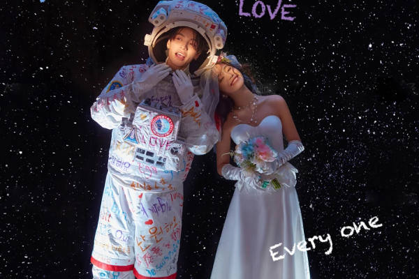 宇航员守护小行星