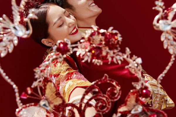 《热销爆款》婚纱照 来店咨询免费接送