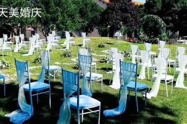 简约鲜花草坪室外 婚礼
