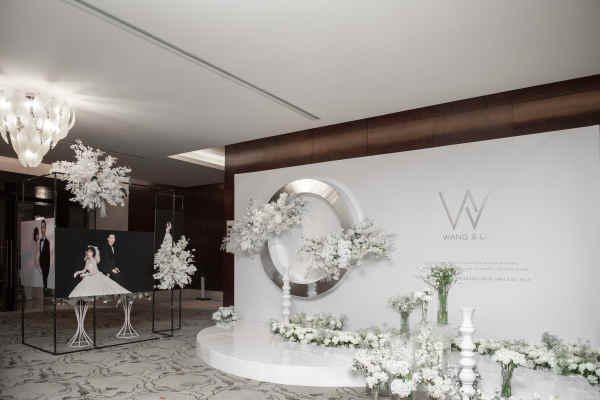 南昌喜来登|水晶吊顶|白色大气|高定婚礼现场