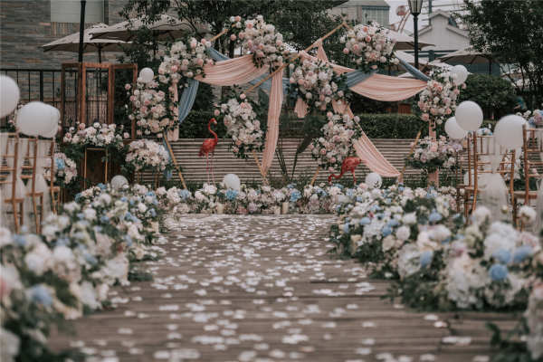 【纯恋婚礼】户外小清新轻奢暖调定制婚礼