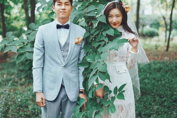 《限时抢购》婚纱照 送全新婚纱一套 婚纱摄影