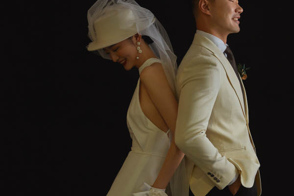 《限时抢购》婚纱照 送全新婚纱一套 婚纱摄影