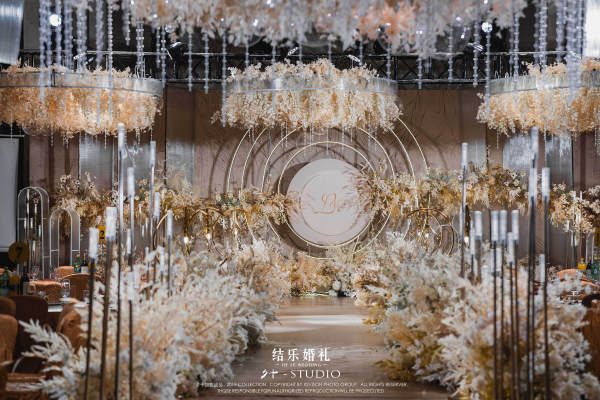 100%客片「香槟饱满风」个性设计感