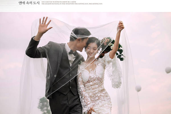 私人订制婚纱照+服装任选+底片全送+外景任选