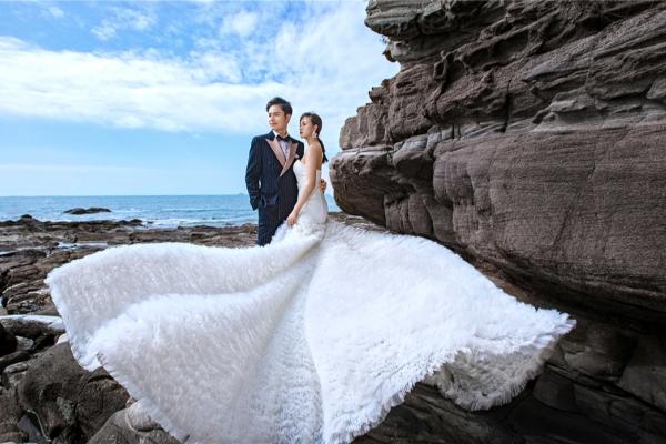 《限时抢购》婚纱照 送全新婚纱一套 婚纱摄影