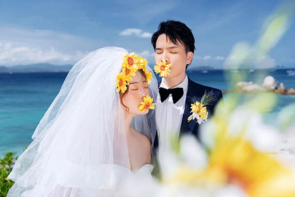 《热销爆款》婚纱照 来店咨询免费接送