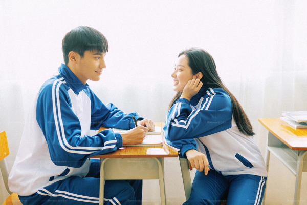 【罗门婚纱】策划定制*校园型恋爱