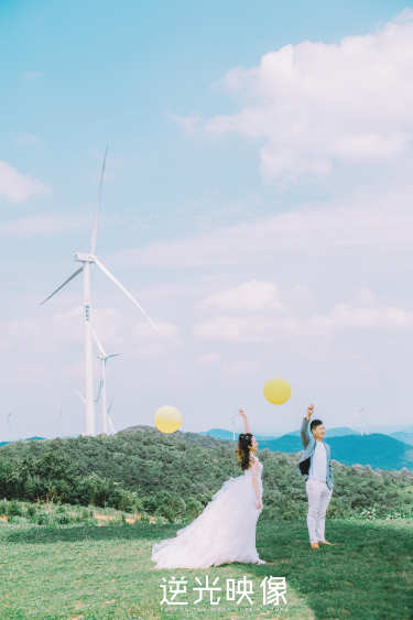 蓝天白云，宫崎骏电影感婚纱照~