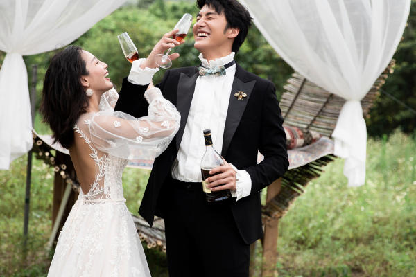 心形鸟巢牧场小清新婚纱照