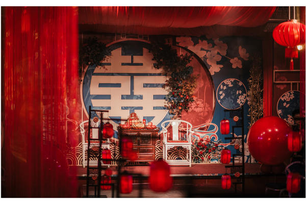 贵宾楼全场吊顶蓝红汉唐中式婚礼仪式感超强