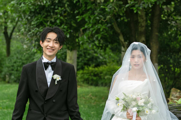【大象映画】闪光婚礼！小仙女专属的清新感森系婚纱