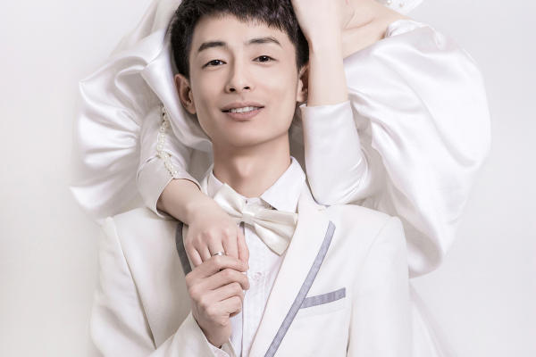 鲁女士夫妇 时尚婚纱大片