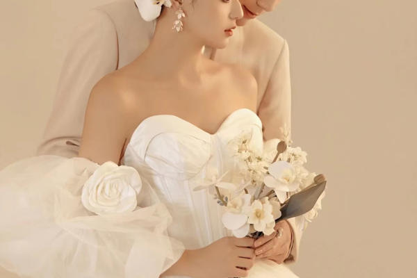 极简风婚纱照