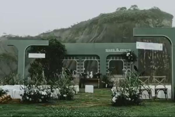 墨绿火车婚礼-艾菲尔婚礼会馆