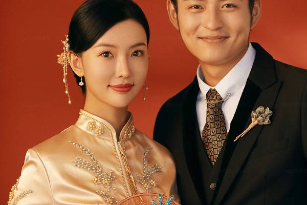 金色秀禾婚纱照