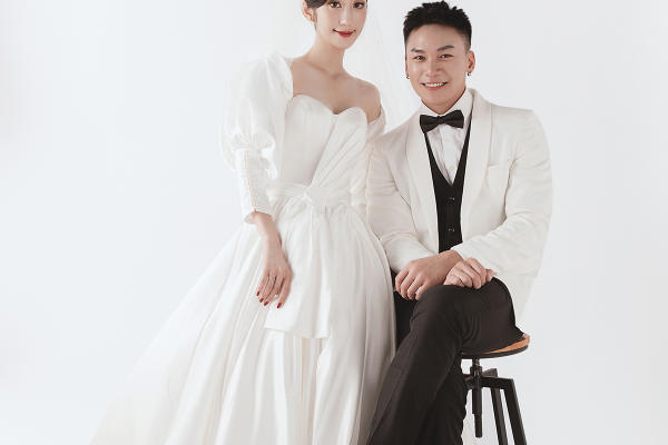 迪士尼公主婚纱照｜精致白纱赋予婚纱照最高的仪式感