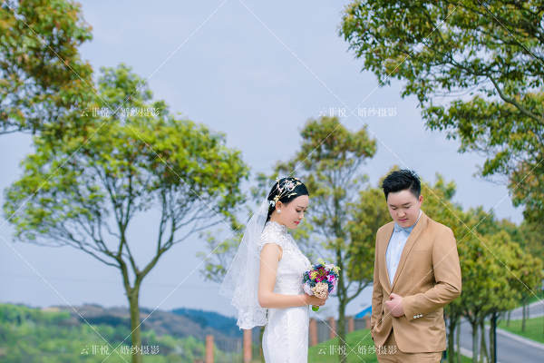 何先生&王女士