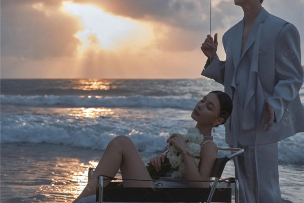 海边户外婚纱照