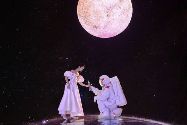 【皇后新派】梦幻婚纱照丨和爱人一起翱翔宇宙