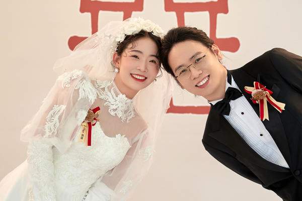 结婚当天被夸爆！喜嫁风用作迎宾婚纱