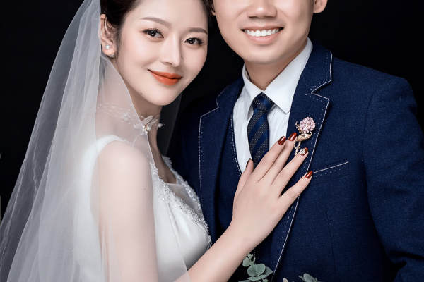 周先生&李女士