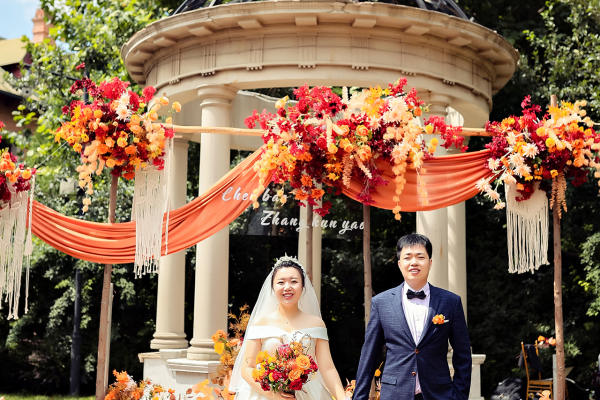 #MOMO婚礼#橘色复古室外婚礼作品