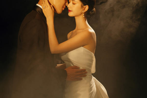 百合经典婚纱摄影