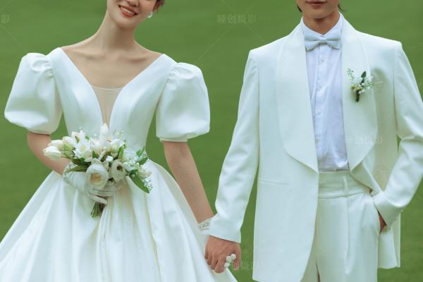 【瞳创摄影】2021新片x清新草坪婚纱照