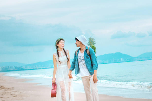 海边婚纱照        