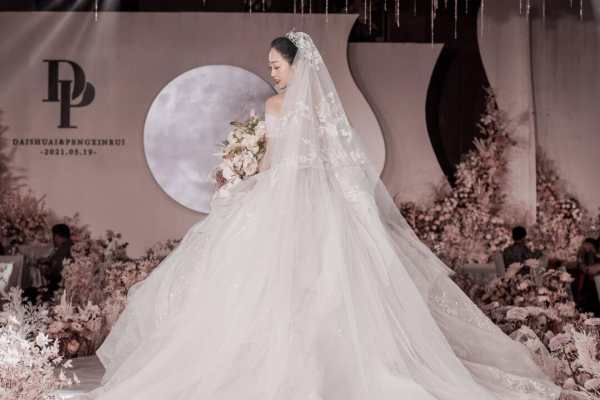 粉色梦境  梦幻少女的婚礼不仅仅是迪士尼