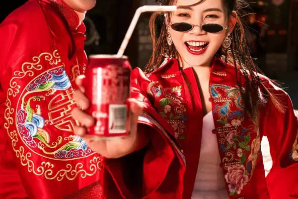 中式红色喜嫁秀禾