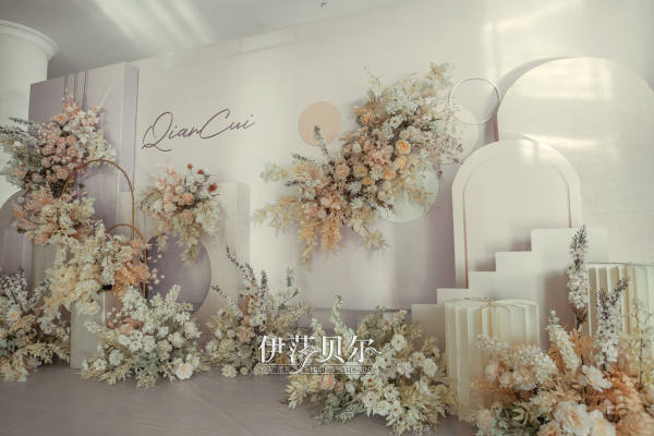 温暖的香槟色婚礼