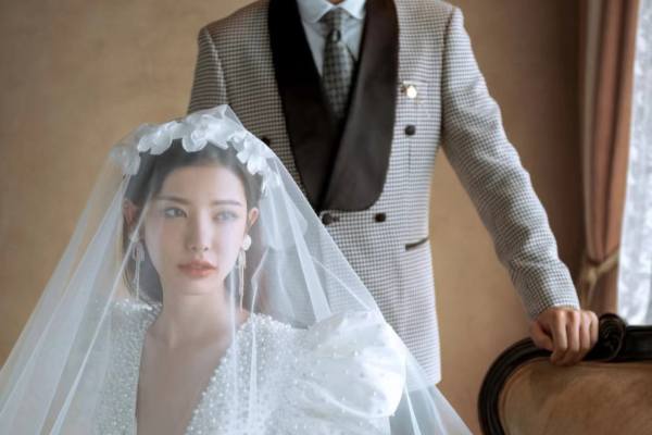 高级感轻纱婚纱照