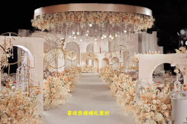 《簇拥的温柔》一颗心始终为你而守候，爱你永不后悔
