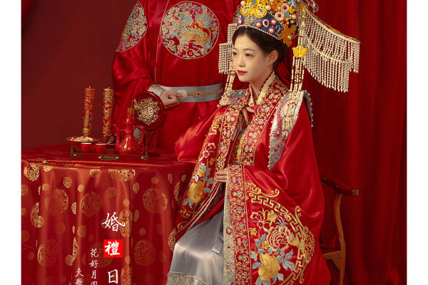 拍的明制汉服婚纱照效果超绝