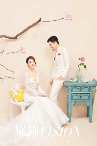 新中式婚纱